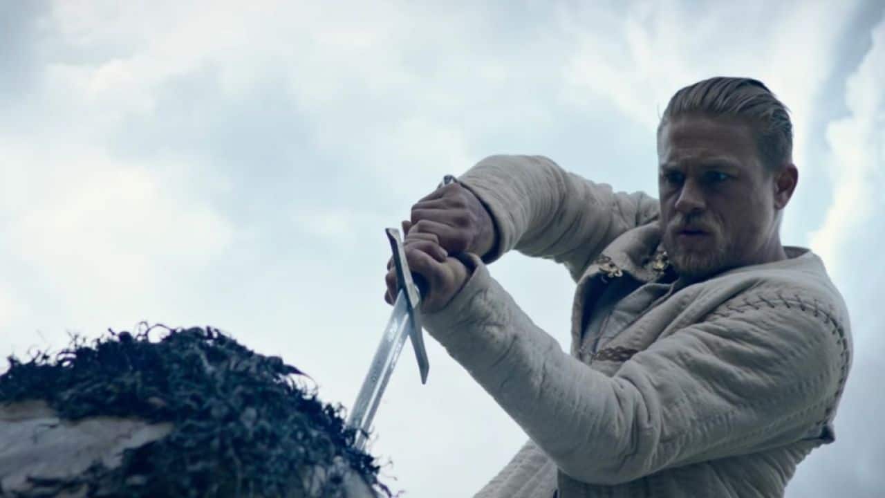king arthur potere della spada nuovo spot banner del film guy ritchie v3 288912