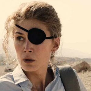 A Private War: trailer del film con Rosamund Pike e Jamie Dornan