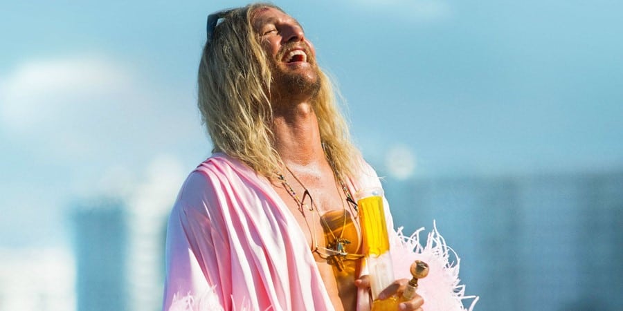 the beach bum recensione