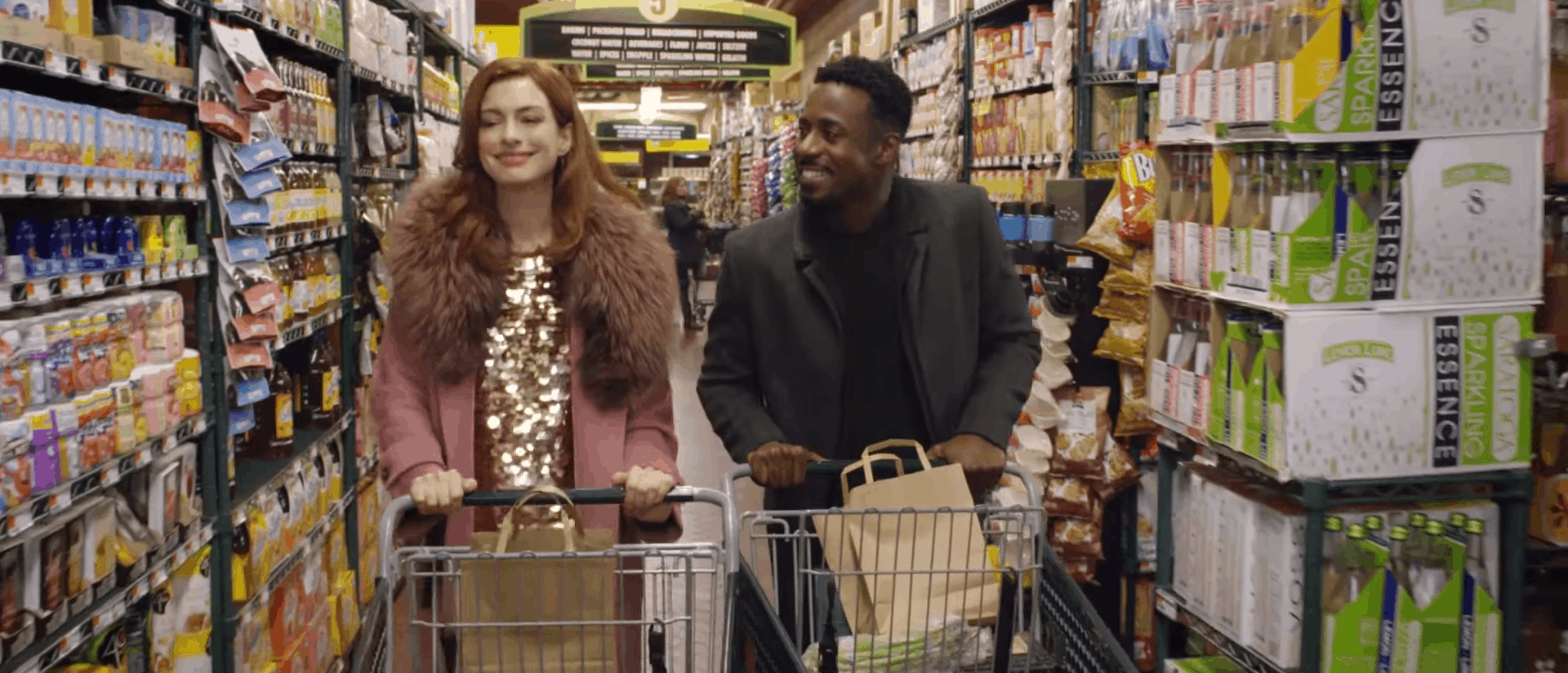 Modern Love: il trailer della serie Amazon con Anne Hathaway e Tina Fey