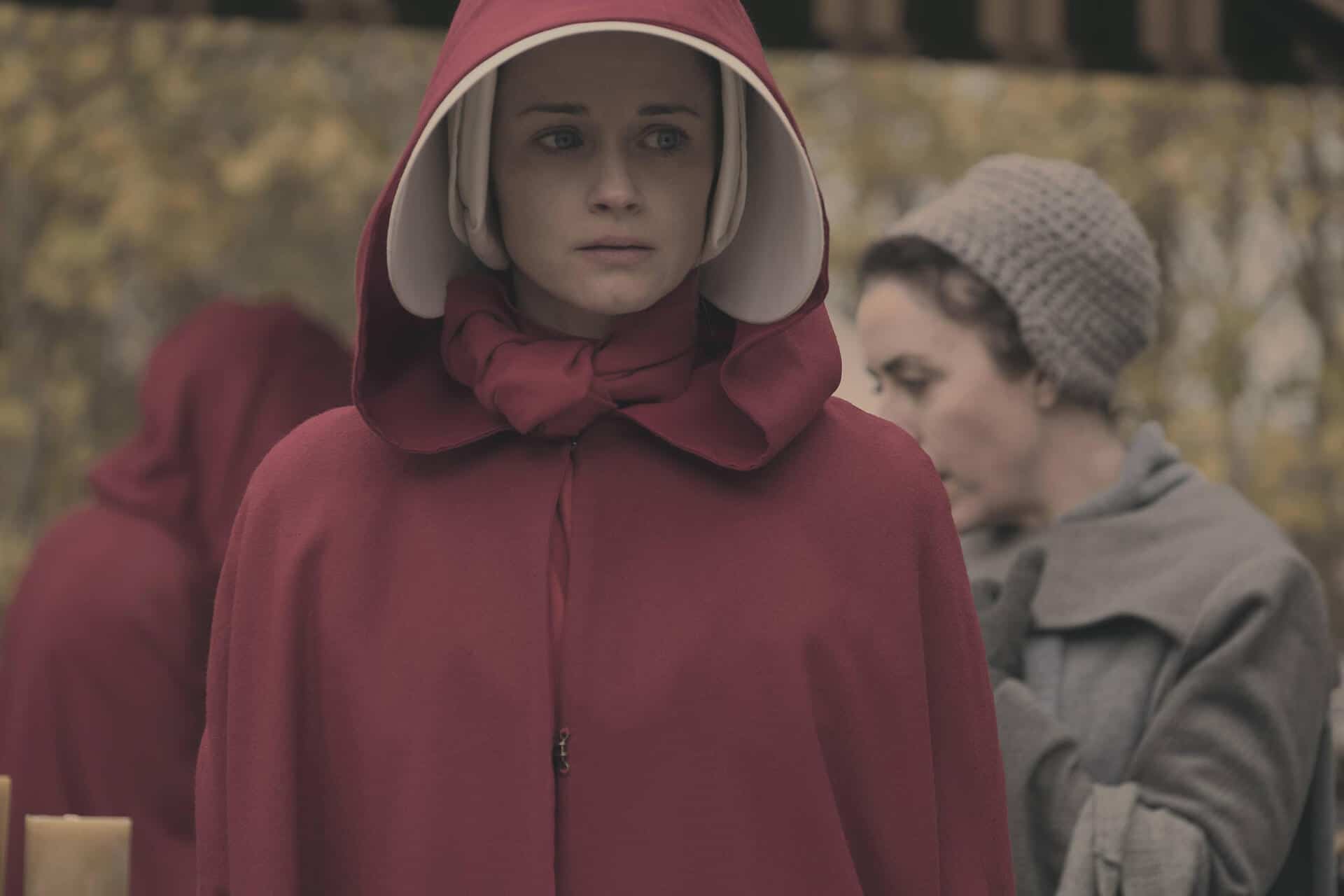 The Handmaid’s Tale 5: Elisabeth Moss afferma che l’uscita di Alexis Bledel non è stata facile da “gestire”