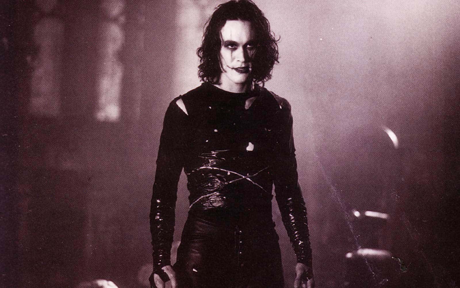 Il corvo: spiegazione e analisi del film con Brandon Lee