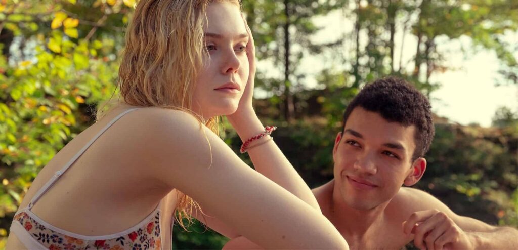 Raccontami di un giorno perfetto: recensione del film Netflix con Elle Fanning