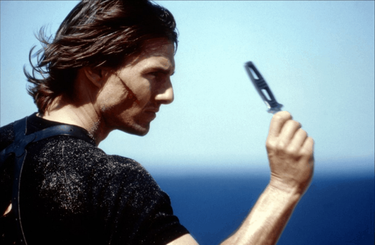 Mission: Impossible 7 - una nuova immagine offre uno sguardo ad alta risoluzione all'iconica acrobazia sul set 1 Mission: Impossible Esai Morales