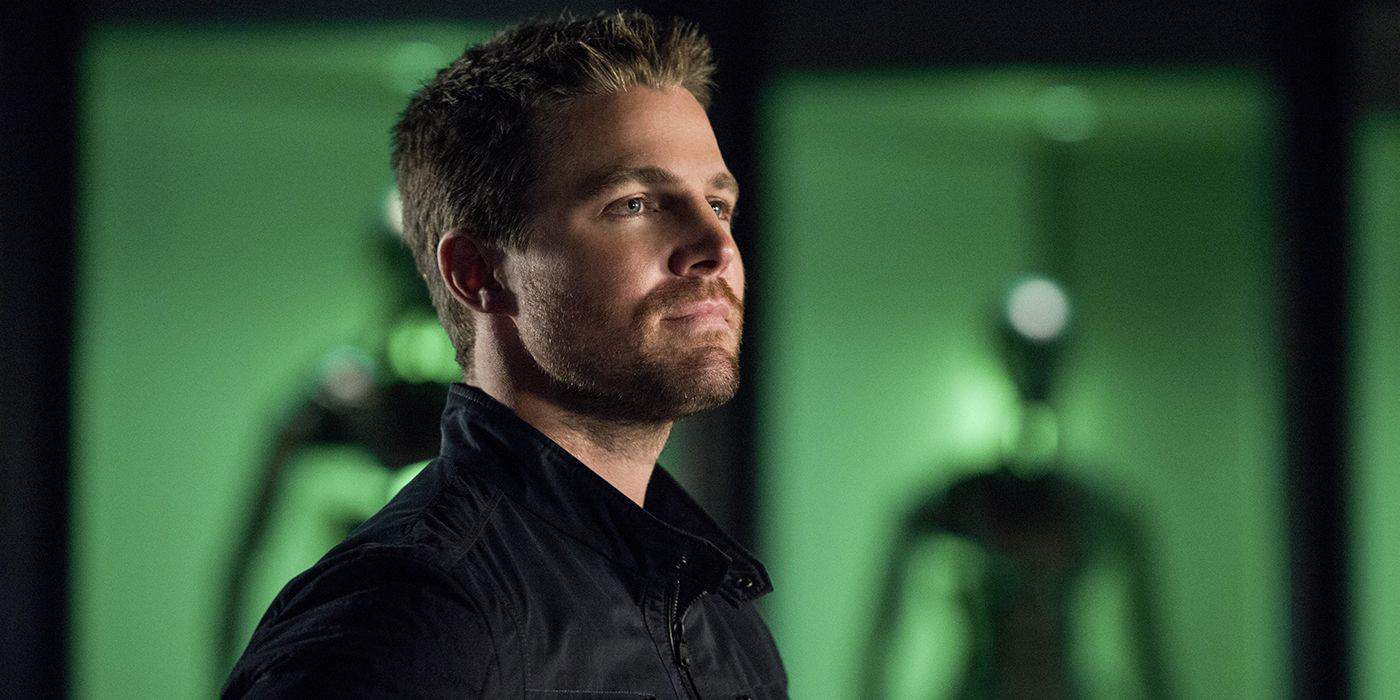 Stephen Amell: l’attore di Arrow accusato di razzismo su Twitter