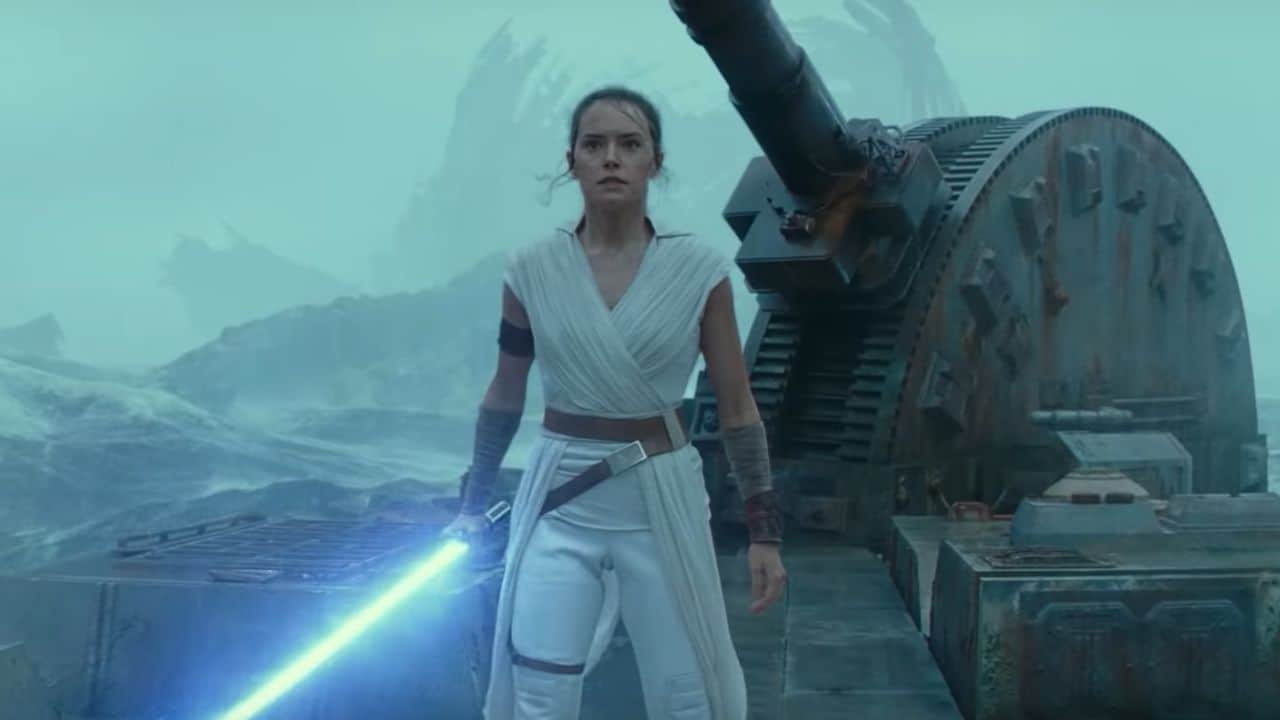 Star Wars: dopo l’annuncio di una nuova trilogia di film, Daisy Ridley conferma il suo ritorno nei panni di Rey!