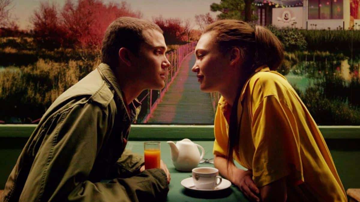 Love: come TikTok ha portato il film di Gaspar Noé nella top 10 di Netflix