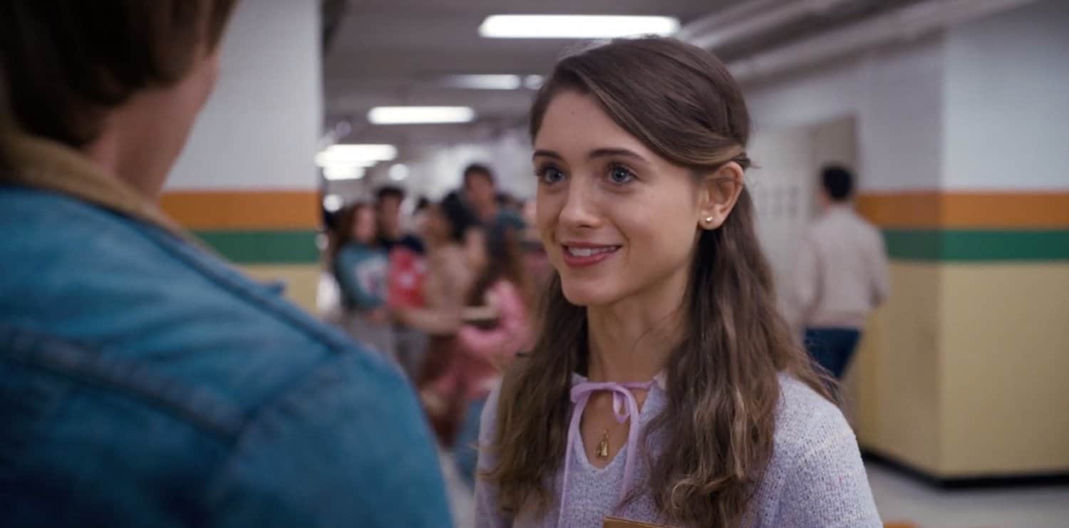 Stranger Things: Natalia Dyer non fa i selfie coi fan