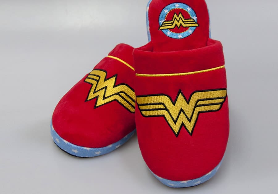 5 pantofole wonder woman