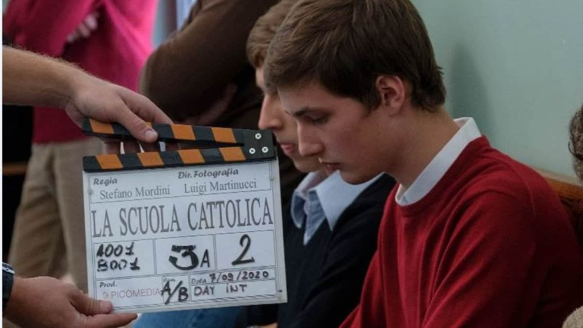 La scuola cattolica: le prime immagini del film di Stefano Mordini