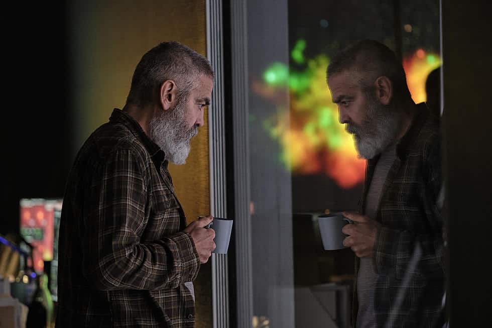 The Midnight Sky: il nuovo poster del film Netflix con George Clooney