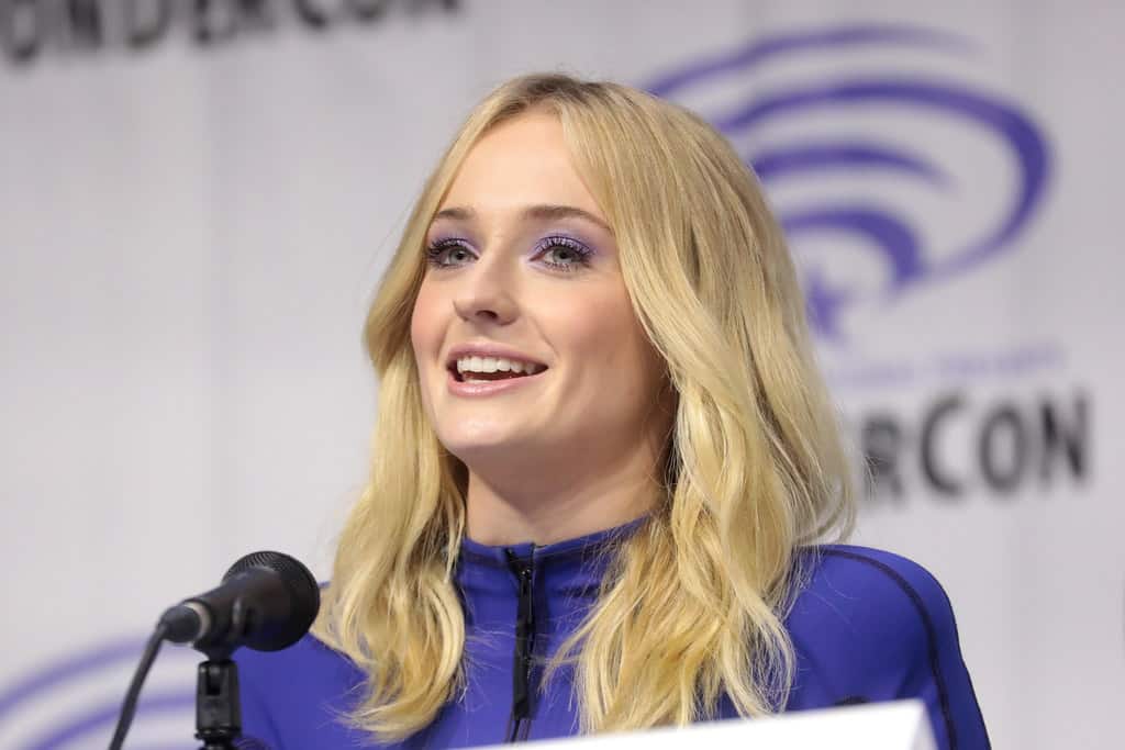 Sophie Turner racconta le difficoltà di girare Game Of Thrones: ”Forse in futuro sarò traumatizzata”