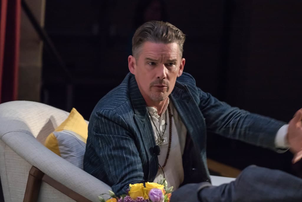 The Guilty: Ethan Hawke nel cast del film con Jake Gyllenhaal