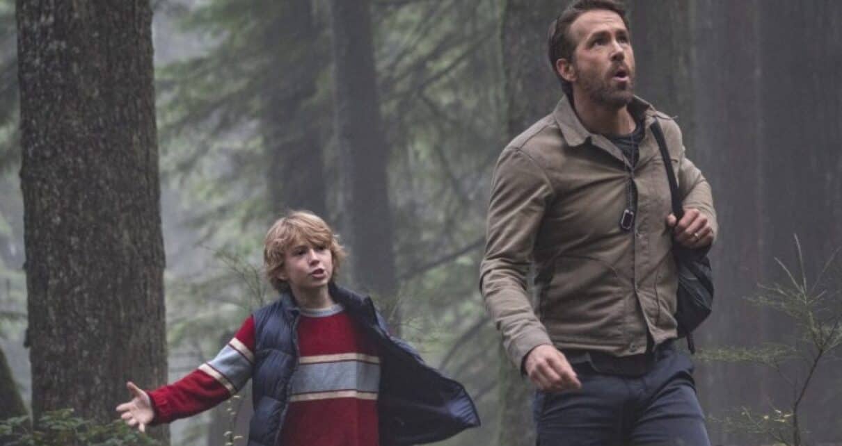 The Adam Project: Mark Ruffalo e Ryan Reynolds sono padre e figlio nella nuova immagine del film