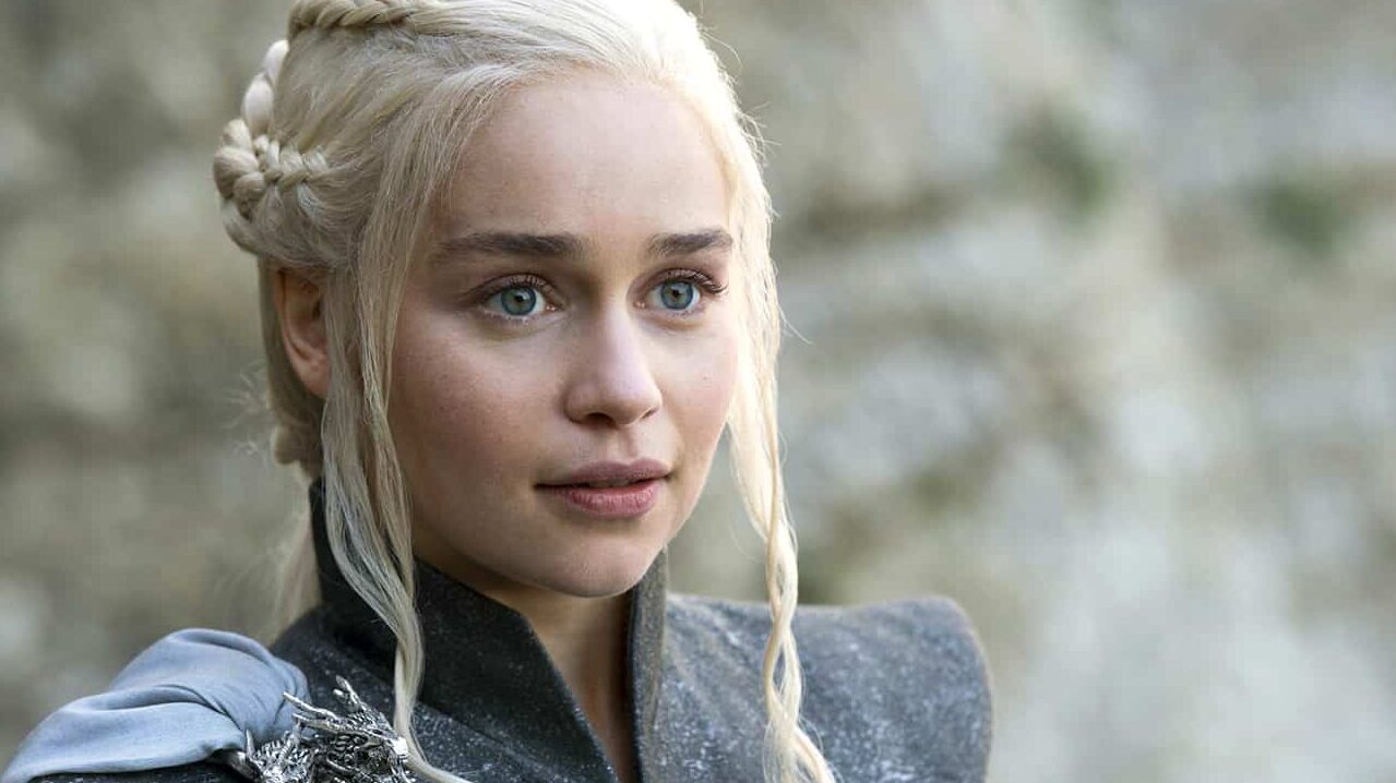 Emilia Clarke dichiara di non guardare House of the Dragon: “Mi rifiuto, è strano”