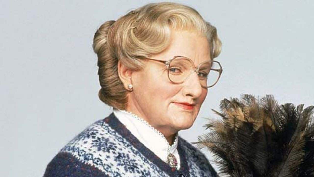 Chris Columbus: “Esiste una versione di Mrs. Doubtfire vietata ai minori”