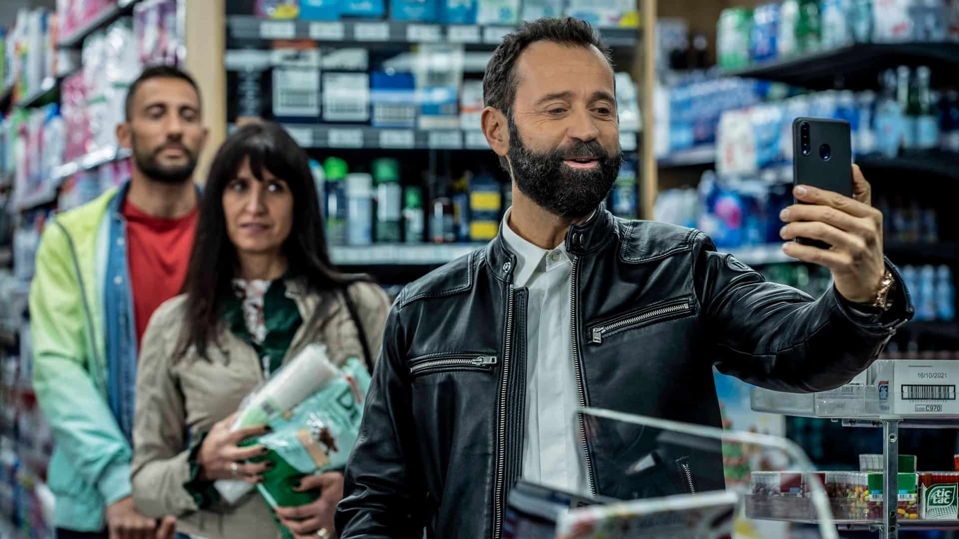 Genitori vs influencer: recensione della commedia con Fabio Volo