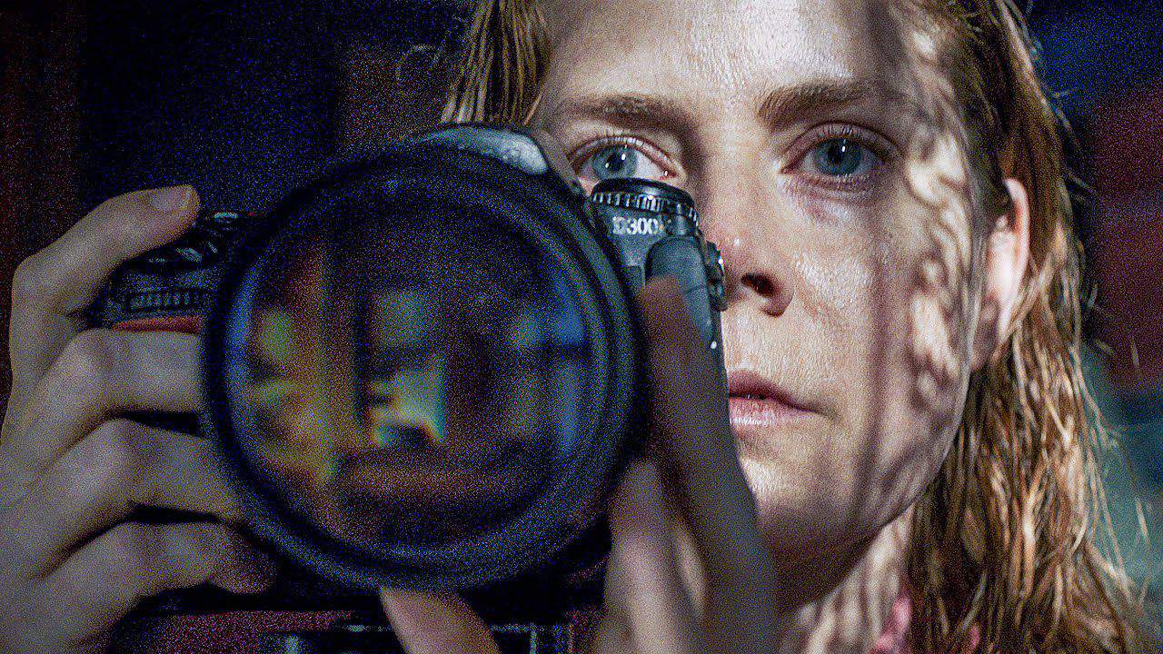 La donna alla finestra: il trailer italiano del film di Joe Wright con Amy Adams