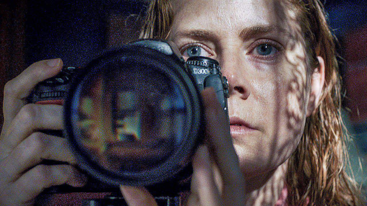 La donna alla finestra: il trailer italiano del film di Joe Wright con Amy Adams