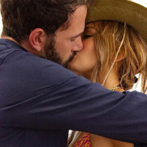 Venezia 78: Ben Affleck e Jennifer Lopez sbarcano al Lido e incantano i fan