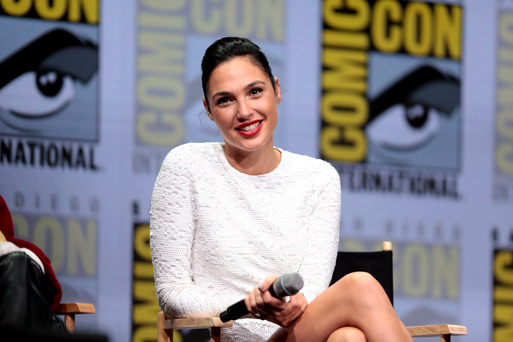 Gal Gadot sarà la protagonista del remake di un celebre film di  Alfred Hitchcock