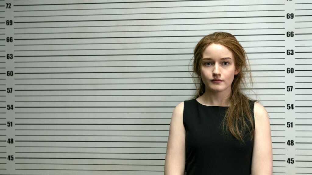 Inventing Anna: Julia Garner è andata a far visita ad Anna Delvey in prigione