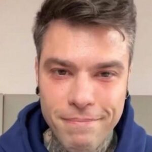 Fedez operato: “Ho scoperto di avere un raro tumore neuroendocrino del pancreas”