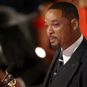 Will Smith rifiuta l’invito a lasciare la premiazione dopo lo schiaffo: ecco cosa farà l’Academy