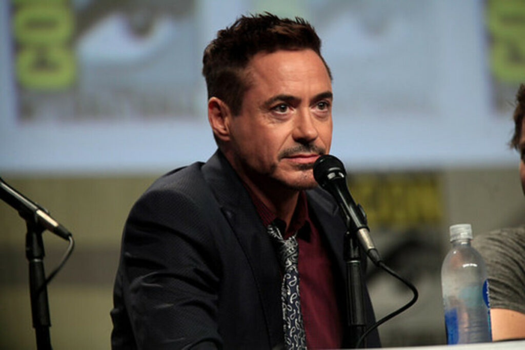 Oppenheimer: Robert Downey Jr è irriconoscibile nelle foto dal set