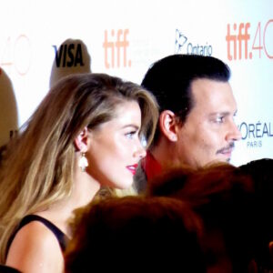 Amber Heard ha tradito Johnny Depp con Cara Delevigne? Ecco le foto