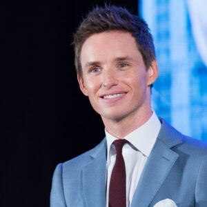 Eddie Redmayne su Animali Fantastici  – I Segreti di Silente: “Newt Scamander è come Brad Pitt in Ocean’s Eleven”