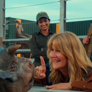Jurassic World: Il Dominio – Laura Dern e Sam Neill nella nuova foto del film