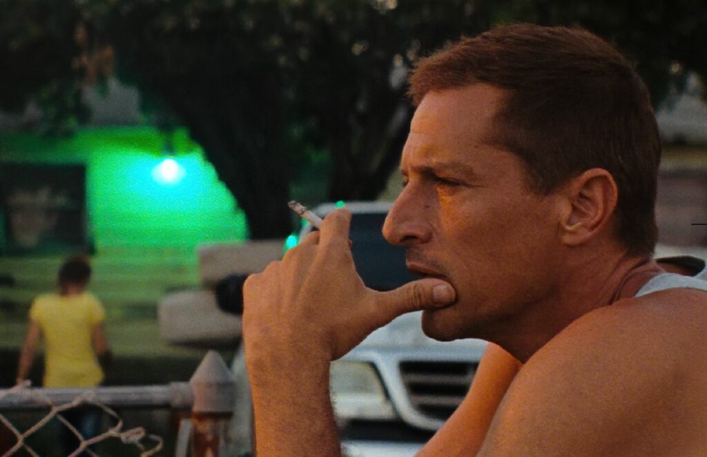 Pussy Island: Simon Rex nel cast del film diretto da Zoë Kravitz