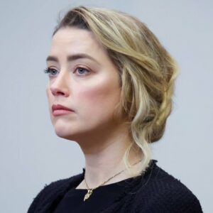 Amber Heard licenzia il proprio team di pubbliche relazioni per la troppa pubblicità negativa