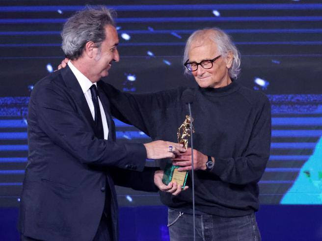 Antonio Capuano: chi è il regista premiato da Sorrentino ai David di Donatello 2022