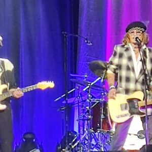 Johnny Depp: concerto a sorpresa con Jeff Beck in attesa del verdetto [VIDEO]