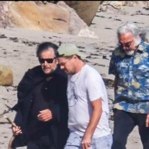 Leonardo DiCaprio in spiaggia a Malibu in compagnia di Al Pacino e suo padre (FOTO)