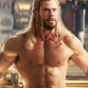 Chris Hemsworth condivide un video inedito del suo allenamento per Thor: Love and Thunder