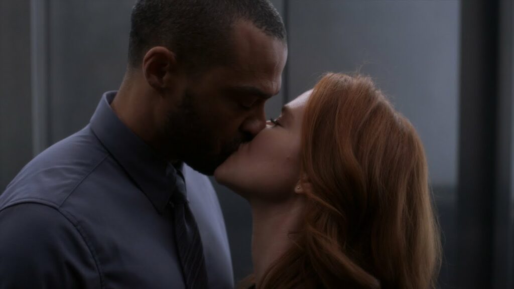 Grey's Anatomy: Sarah Drew rivela perché il bacio tra i Japril non è stato più piccante nell'ultimo episodio
