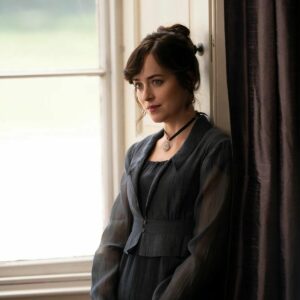 Persuasion: Dakota Johnson nel trailer del film tratto dal romanzo di Jane Austen