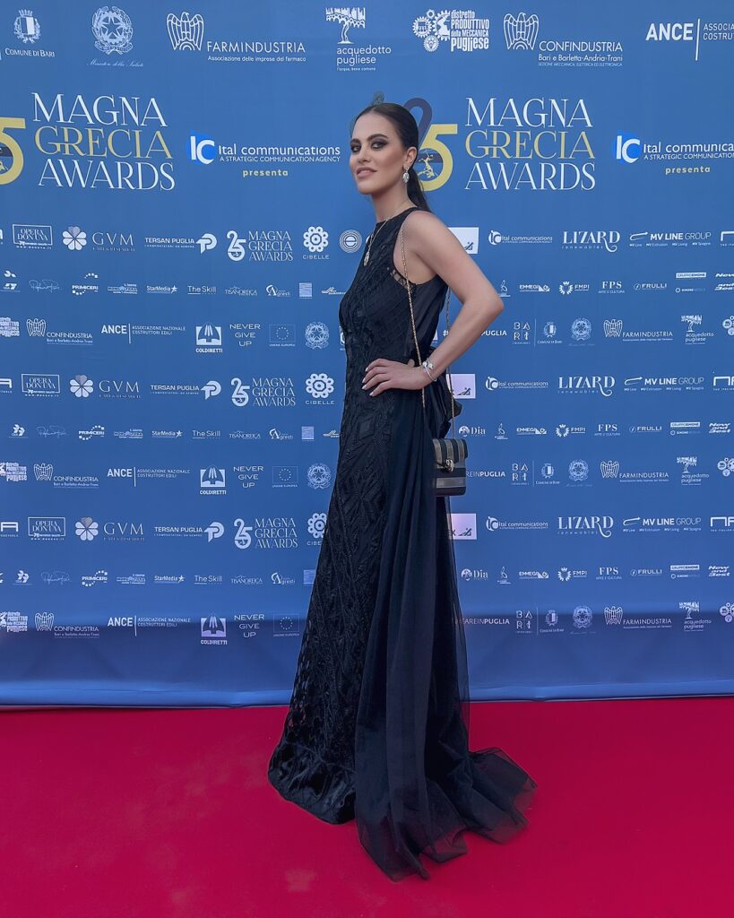 Melania Dalla Costa è tra i vincitori alla 25esima edizione del Magna Grecia Awards: “È uno dei volti più potenti ed enigmatici del cinema contemporaneo”