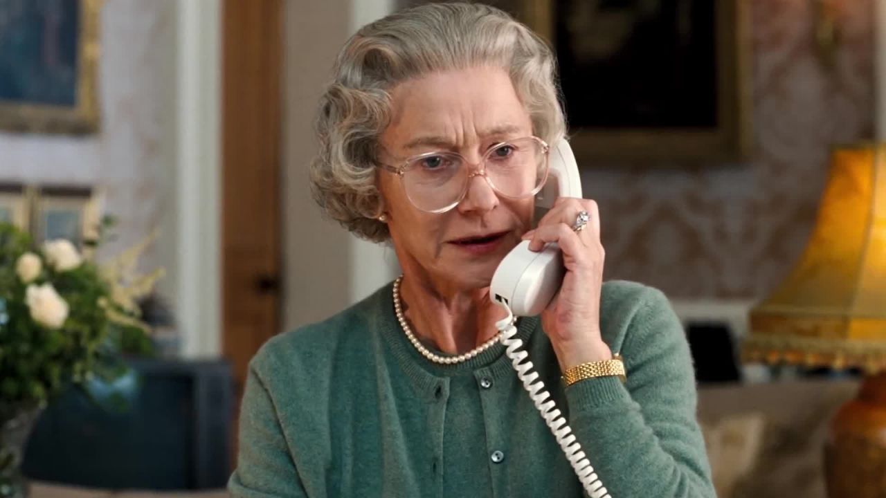 The Thursday Murder Club: Helen Mirren, Pierce Brosnan e Ben Kingsley nel film di Chris Columbus 1 The Queen: Helen Mirren rivela di aver scritto una lettera alla regina Elisabetta prima di raccontare il periodo più doloroso della sua vita
