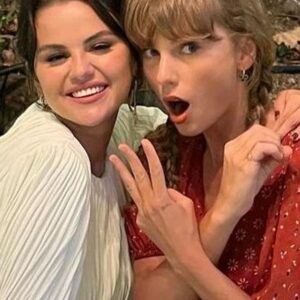 Selena Gomez compie trent’anni, festeggia con Taylor Swift e rivela: ”Negli ultimi anni ho vissuto momenti belli ma anche dolorosi”