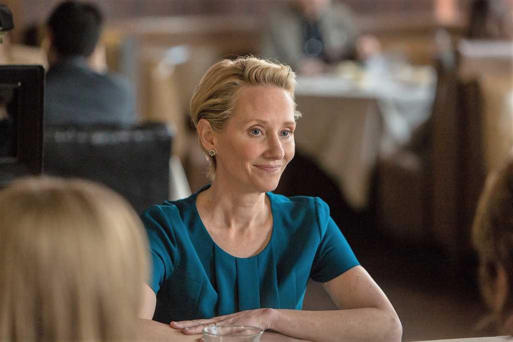 Anne Heche è morta: arriva la conferma della famiglia 1 anne heche