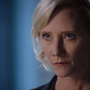 Anne Heche in condizioni critiche: l’attrice ha avuto un incidente d’auto