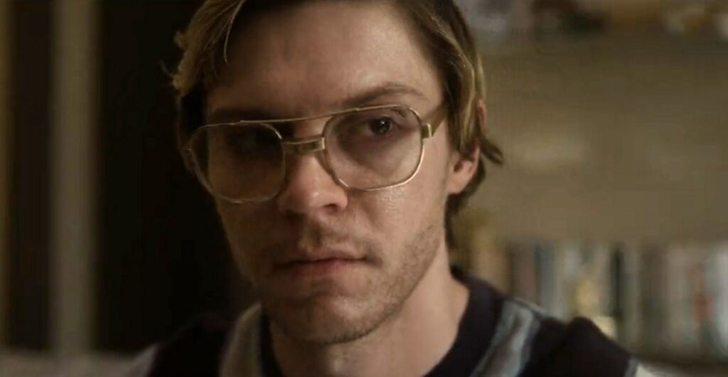 evan peters jeffrey dahmer
storia vera