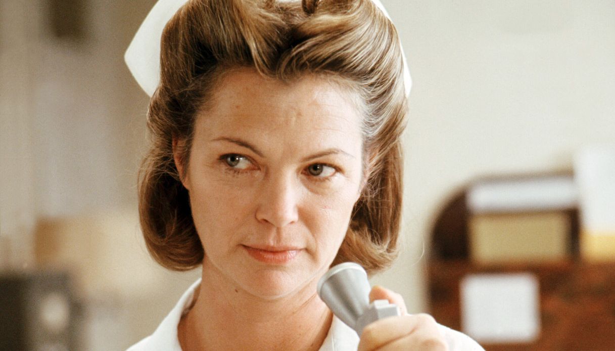Louise Fletcher è morta: addio all'attrice premio Oscar per Qualcuno volò sul nido del cuculo 1 louise fletcher