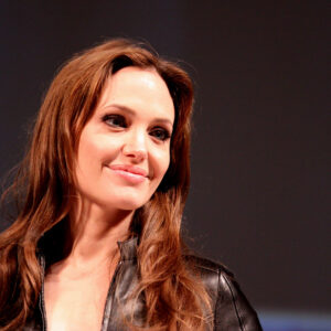 Angelina Jolie pronta a lasciare Hollywood? Le sue ultime parole: “Non consiglierei di fare l’attrice oggi”