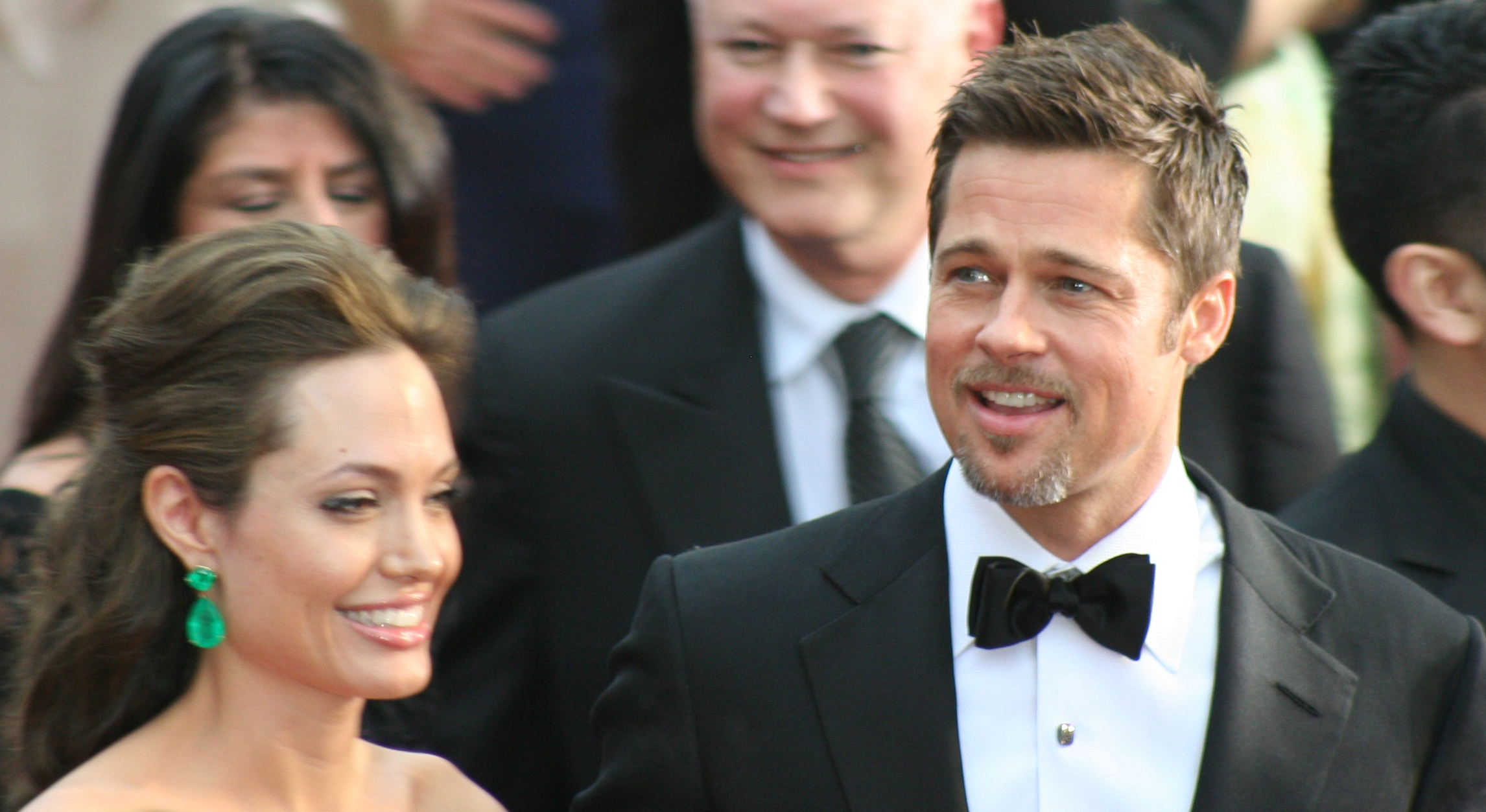 angelina jolie contro brad pitt