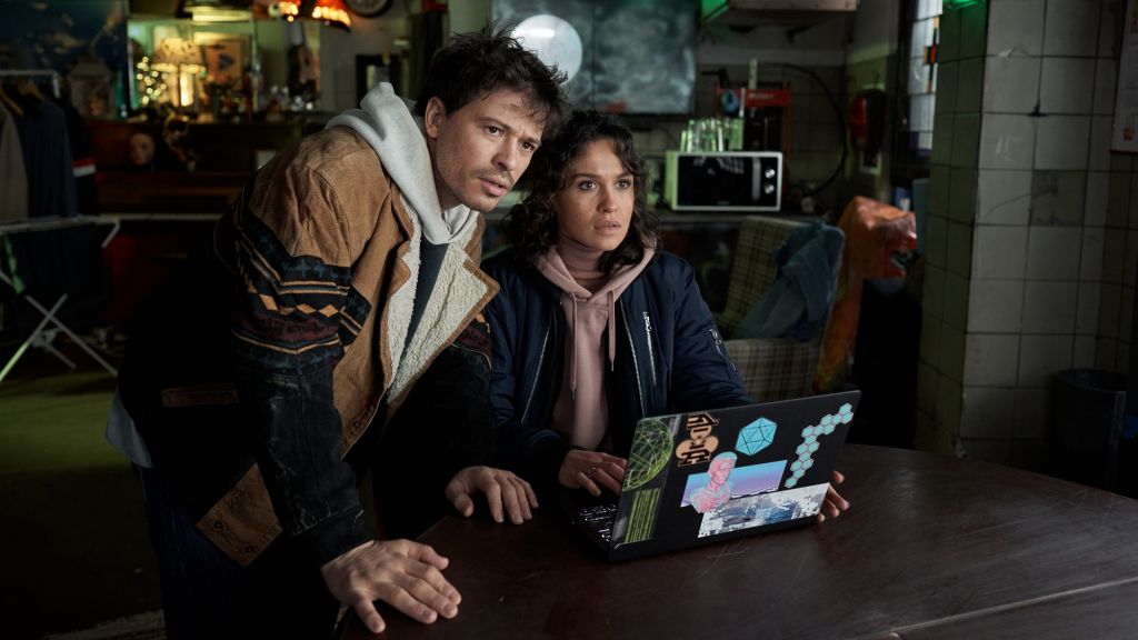 The Takeover: trama, cast e trailer - Tutto quello che c'è da sapere sul film Nettlix 2 the takeover